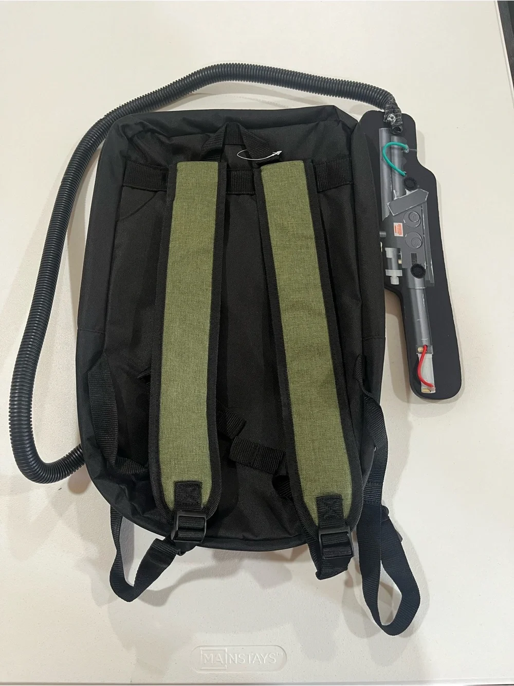 Fun Costumes Ghostbusters: Cosplay Proton Pack Backpack w Wand Stand